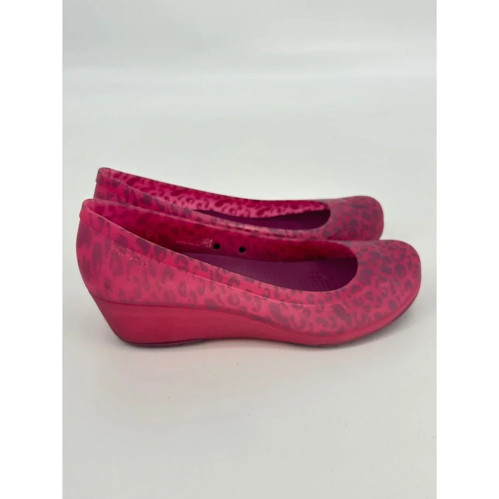 Crocs Carlisa Animal Graphic Miniwedge Pink Women's Size 7